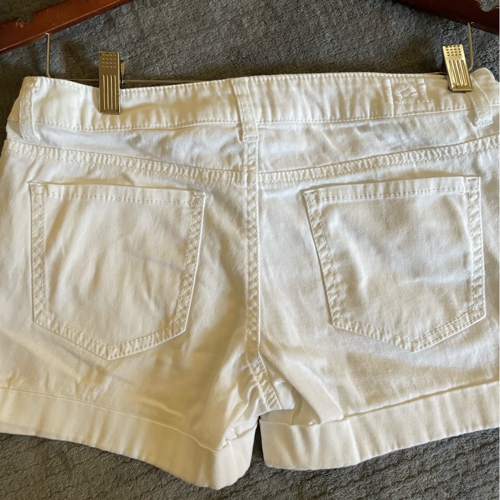 Lei Ashley White Shorts